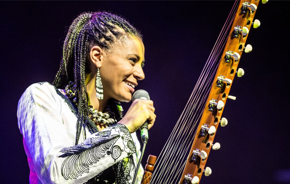 Sona Jobarteh onl stage